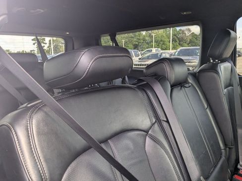 Used 2024 Jeep Wagoneer L Series II RWD image 18