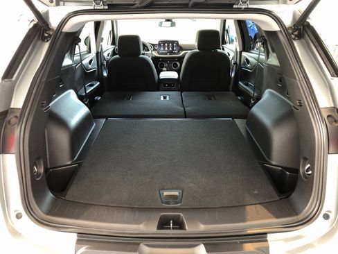 Certified 2025 Chevrolet Blazer LT w/ Convenience Package image 9