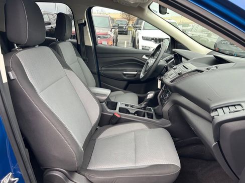 Used 2018 Ford Escape SE image 25