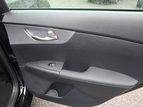 Used 2022 Kia Forte LXS w/ LXS Technology Package image 16