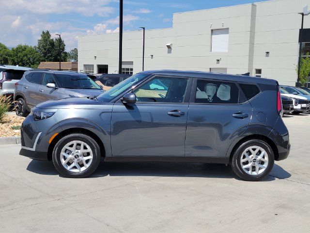 Certified 2025 Kia Soul LX w/ LX Technology Package FWD image 2