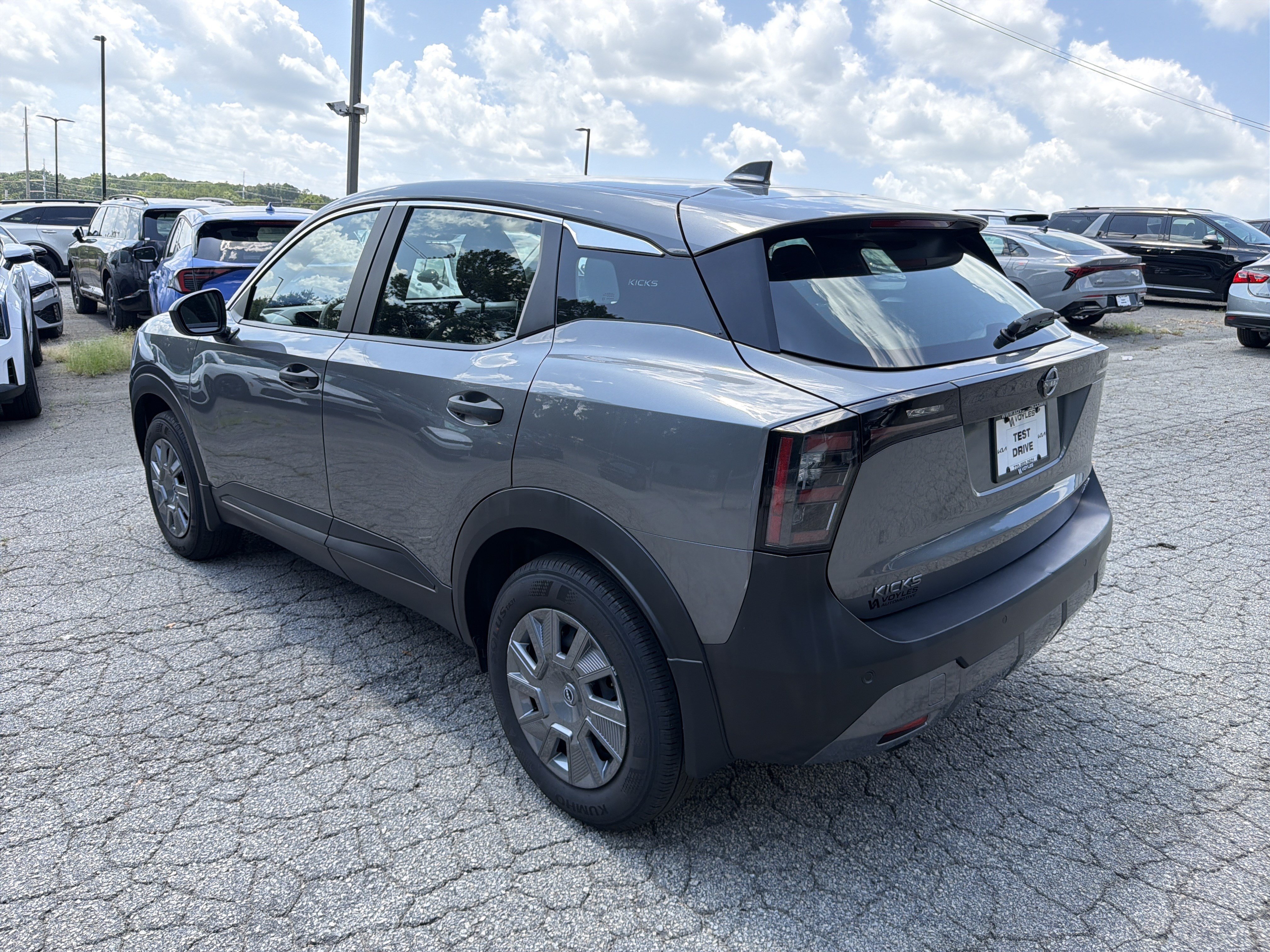 Used 2025 Nissan Kicks S AWD/4WD image 5