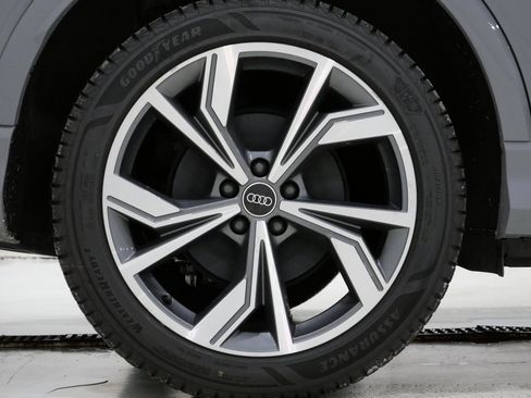 Used 2023 Audi Q4 e-tron Premium image 10