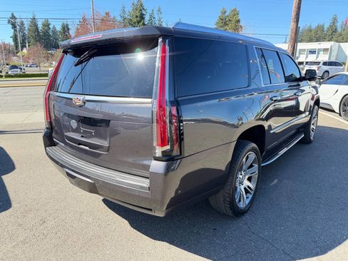 Used 2017 Cadillac Escalade ESV Luxury AWD/4WD image 11