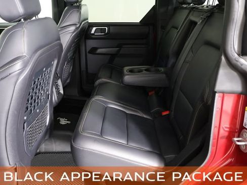 Used 2025 Ford Bronco Badlands AWD/4WD image 16