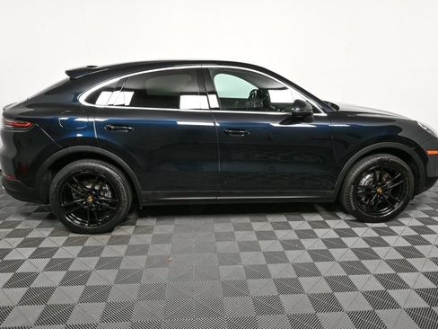 Used 2023 Porsche Cayenne Coupe w/ Premium Package image 29