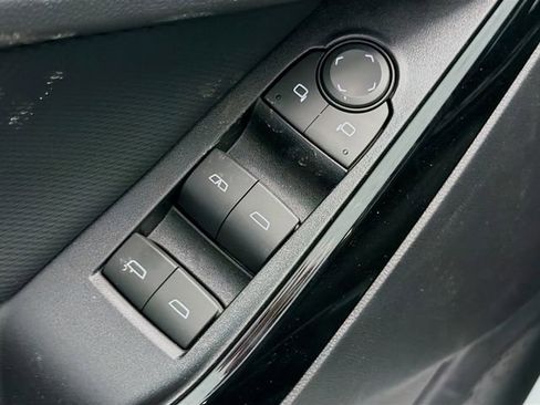 New 2026 Chevrolet Equinox LT w/ Safety and Technology Package FWD image 21