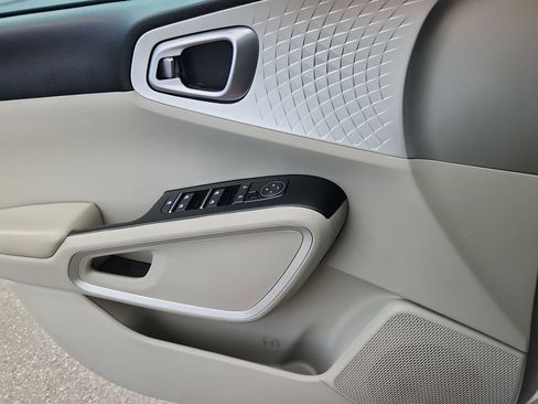 Used 2022 Kia Soul LX FWD image 8