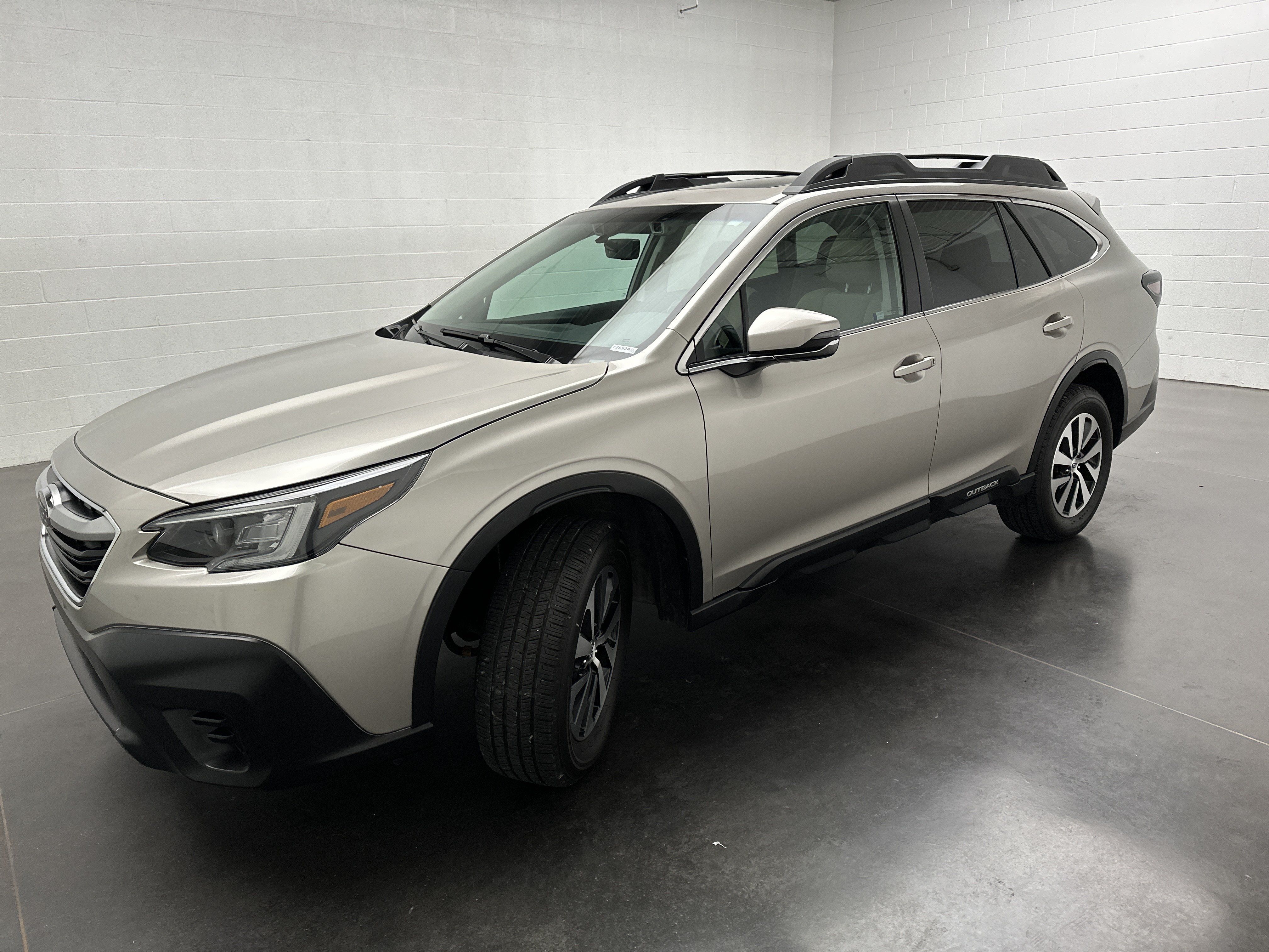 Used 2020 Subaru Outback Premium w/ Popular Package #1 AWD/4WD image 4
