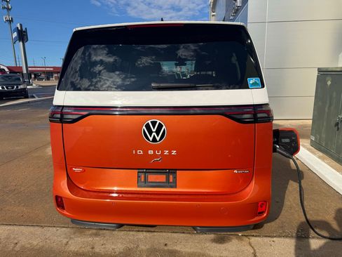 Used 2025 Volkswagen ID. Buzz 1st Edition image 4