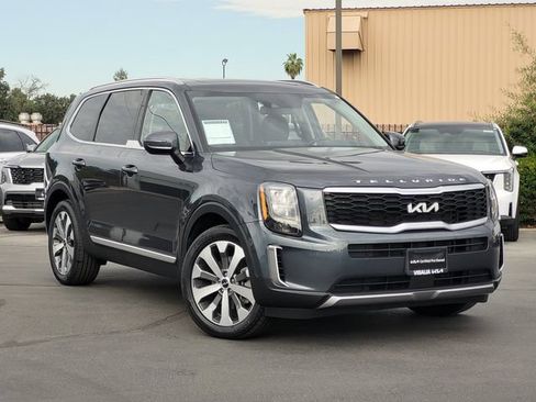 Used 2022 Kia Telluride EX w/ EX Premium Package FWD image 2