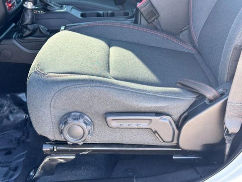 Used 2025 Jeep Wrangler Rubicon image 17