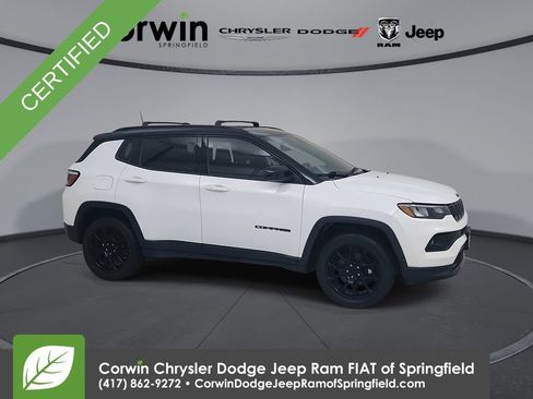 Used 2024 Jeep Compass Latitude w/ Convenience Group image 1