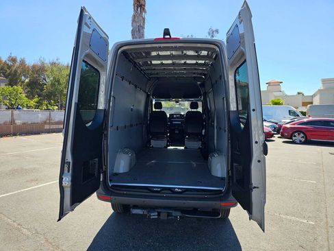 Used 2026 Mercedes-Benz Sprinter 2500 image 16