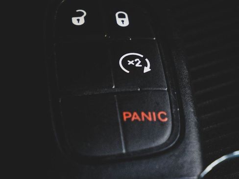 Used 2014 RAM 3500 Laramie w/ Convenience Group image 8