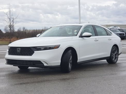 Used 2023 Honda Accord EX image 14