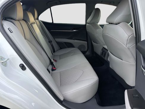 Used 2023 Toyota Camry XSE image 31