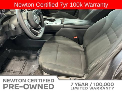 Used 2023 Nissan Rogue S FWD image 12