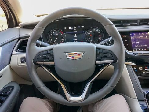 Used 2024 Cadillac XT6 Premium Luxury w/ Technology Package AWD/4WD image 19