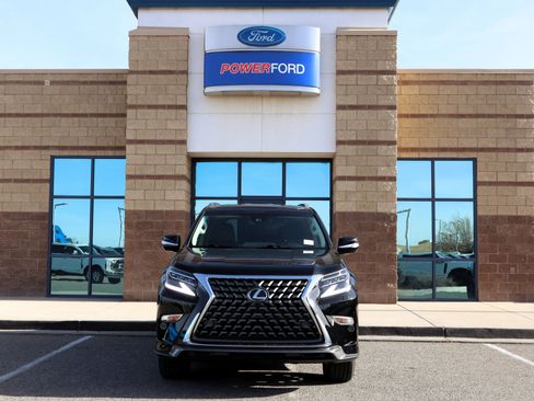 Used 2021 Lexus GX 460 Luxury w/ Sport Design Package image 3