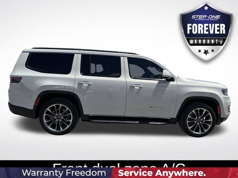 Used 2022 Jeep Wagoneer Series II w/ Premium Group I AWD/4WD image 9