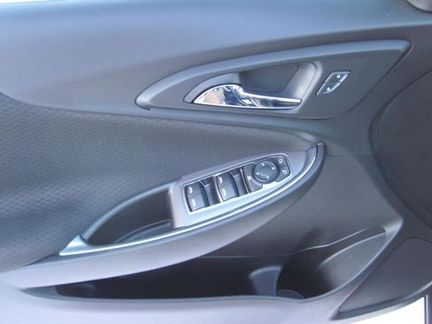 Used 2020 Chevrolet Malibu LT image 9