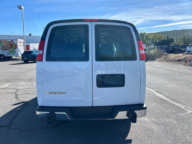 Used 2025 Chevrolet Express 2500 w/ Driver Convenience Package RWD image 6