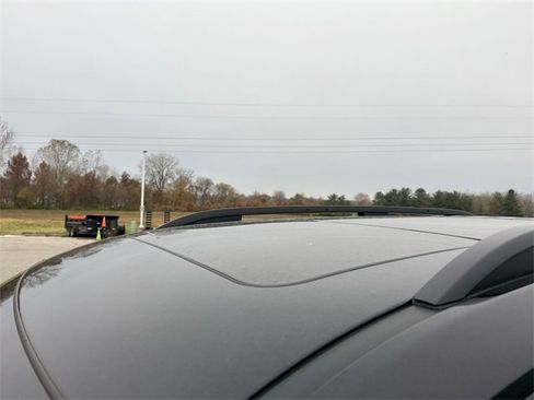 Used 2025 Honda Pilot TrailSport image 28