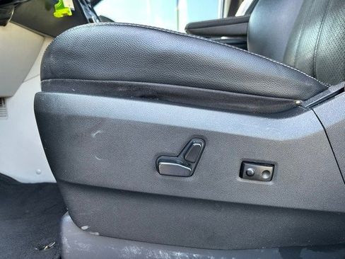 Used 2019 Dodge Grand Caravan SXT image 11