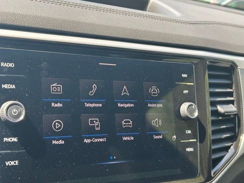Certified 2023 Volkswagen Atlas Cross Sport SEL R-Line AWD/4WD image 16