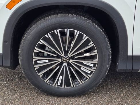 New 2026 Volkswagen Tiguan S FWD image 10