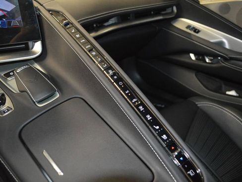 Used 2025 Chevrolet Corvette Z06 image 32