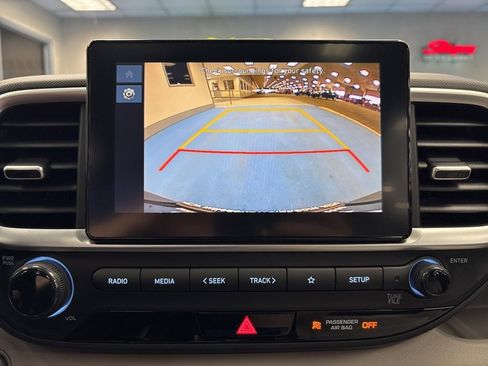 Used 2025 Hyundai Venue SEL image 30