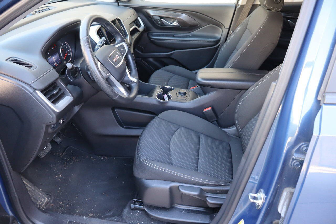 Used 2024 GMC Terrain SLE FWD image 15
