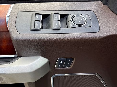 Used 2018 Ford F150 King Ranch w/ Equipment Group 601A Luxury image 17