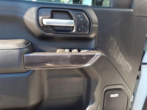 Used 2021 Chevrolet Silverado 2500 LTZ w/ LTZ Plus Package image 14