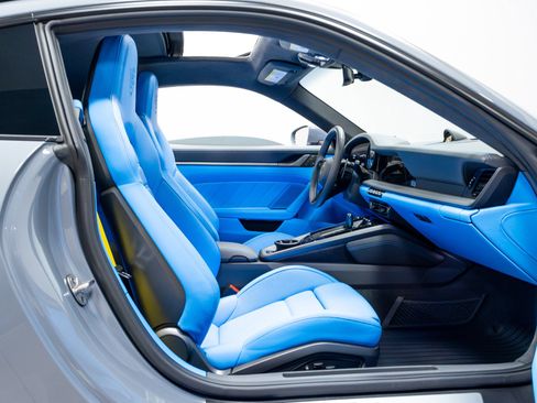 Used 2024 Porsche 911 Carrera image 30