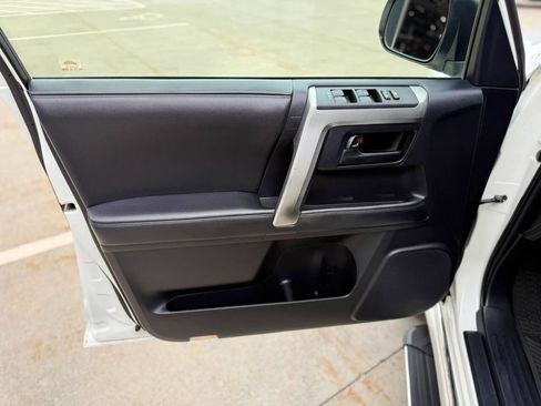 Used 2011 Toyota 4Runner Limited AWD/4WD image 12