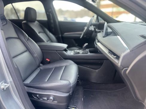 Used 2025 Cadillac XT4 Premium Luxury image 23