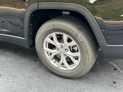 Used 2022 Jeep Grand Cherokee L Limited image 5