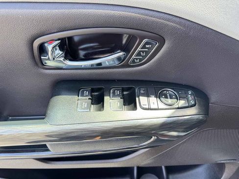 Used 2017 Kia Sedona SX Limited FWD image 45