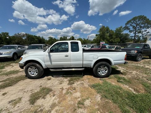 Used 2001 Toyota Tacoma PreRunner image 3