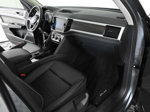 Certified 2023 Volkswagen Atlas SE w/ Panoramic Sunroof Package AWD/4WD image 11