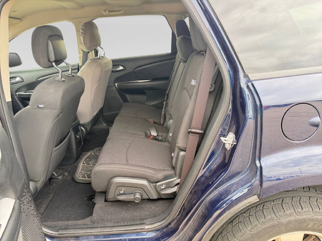 Used 2018 Dodge Journey SE w/ Connectivity Group FWD image 30