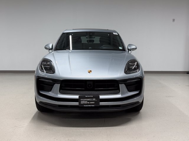 Certified 2024 Porsche Macan AWD/4WD image 12