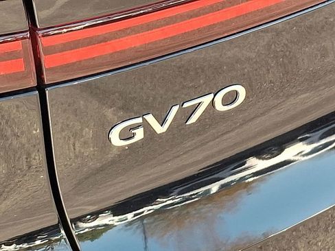 Used 2025 Genesis GV70 2.5T Advanced w/ Advanced Package image 24