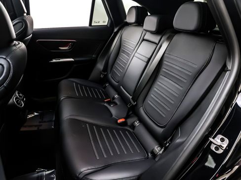 Used 2024 Mercedes-Benz GLC 300 4MATIC w/ AMG Line image 8