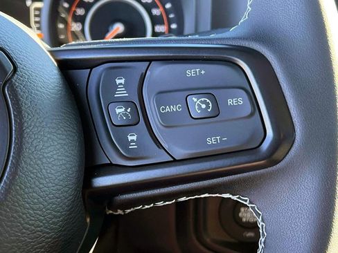 Used 2025 Jeep Wrangler Sport S image 19