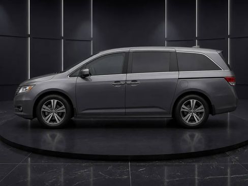 Used 2016 Honda Odyssey SE image 3
