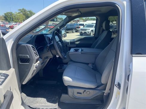 Used 2019 Ford F150 XLT w/ Equipment Group 302A Luxury AWD/4WD image 17